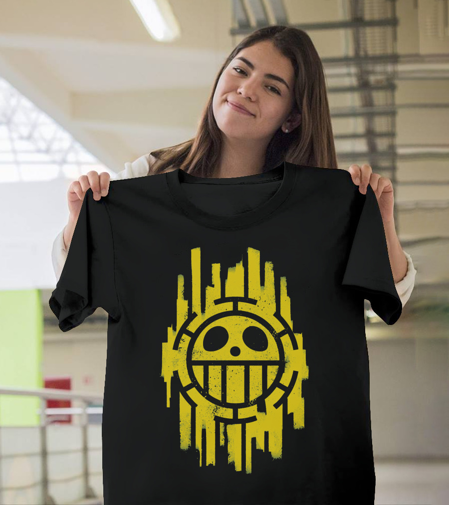 One Piece Trafalgar Law Jolly Roger Yellow Heart Pirates Emblem T-Shirt