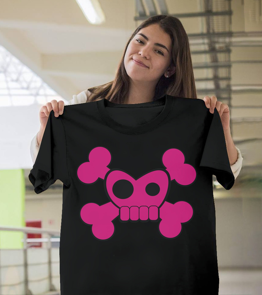 I Heart Skully Roger Cute Pink Skull and Crossbones T-Shirt