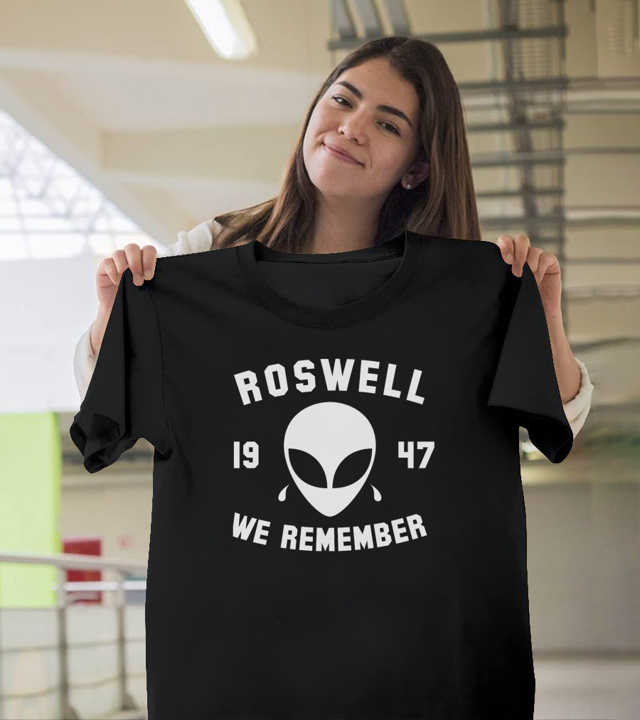 Roswell 1947 We Remember Alien Head T-Shirt