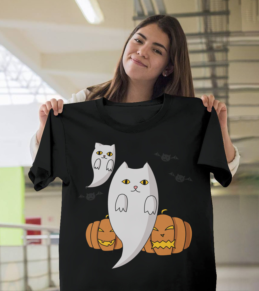 Halloween Pumpkin Ghost Lanterns with Bats T-Shirt