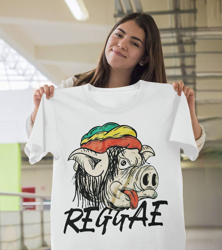 Reggae Pig with Rasta Hat Everyday T-Shirt