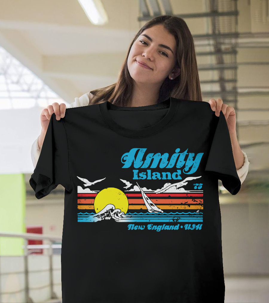 Amity Island '75 New England USA Vintage Sunset Seagulls Sailboat Ocean Waves T-Shirt
