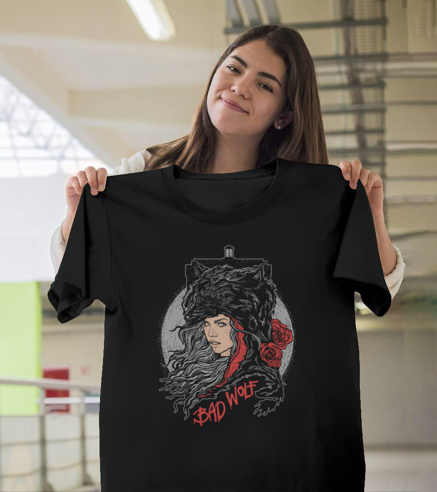 Bad Wolf Red Roses Wolf Head Dark TARDIS T-Shirt