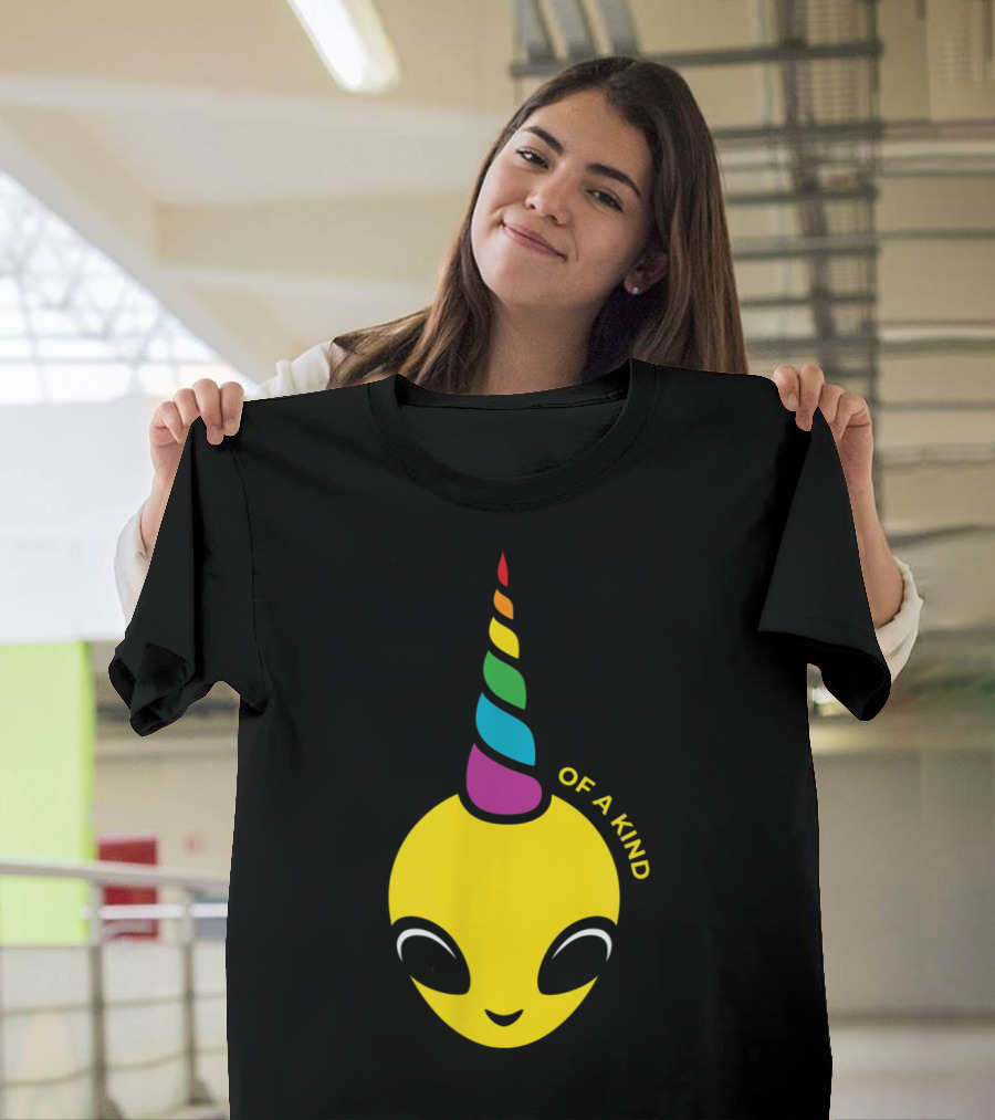 OF A KIND Alien Rainbow Unicorn Horn T-Shirt