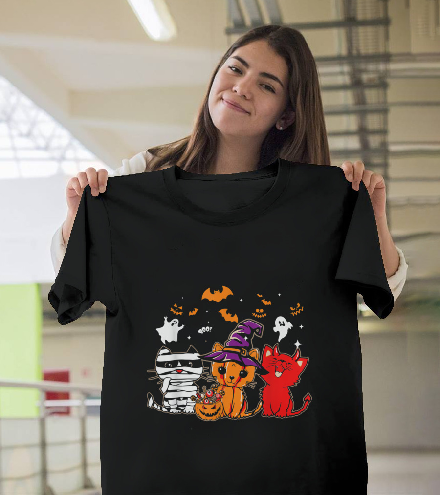 Funny Cat Lover Happy Halloween with Ghosts and Witch Hat Cats T-Shirt