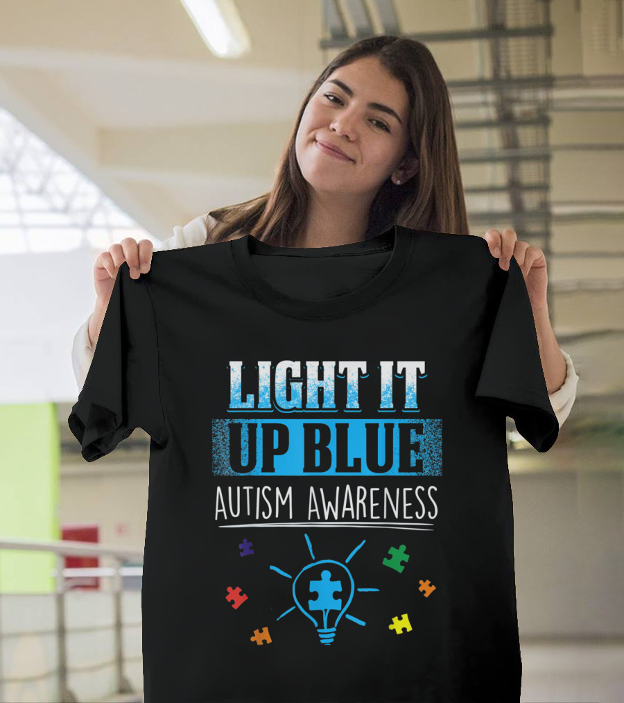 LIGHT IT UP BLUE AUTISM AWARENESS SUPPORT AUTISM PUZZLE PIECES T-Shirt