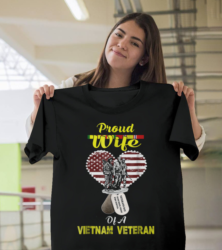 Proud Wife Of A Vietnam Veteran With Heart and American Flag Icons T-Shirt