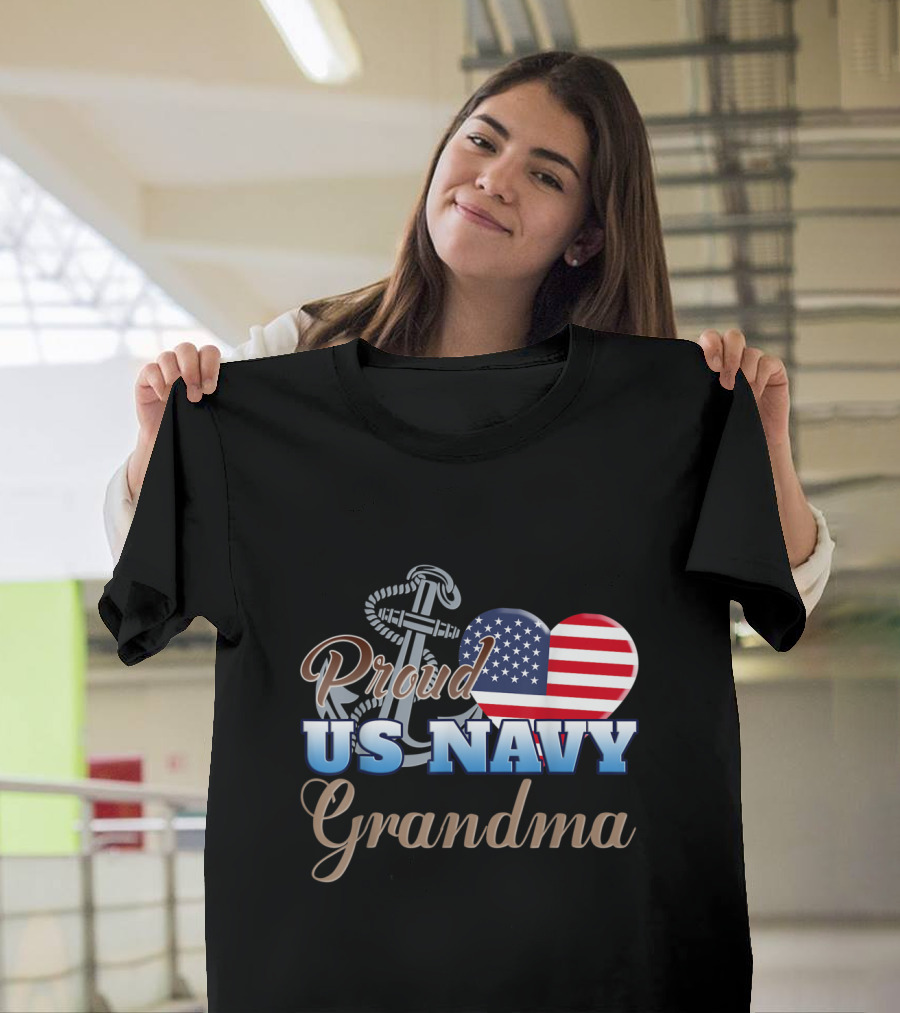 Proud US Navy Grandma Patriotic Heart Anchor American Flag T-Shirt