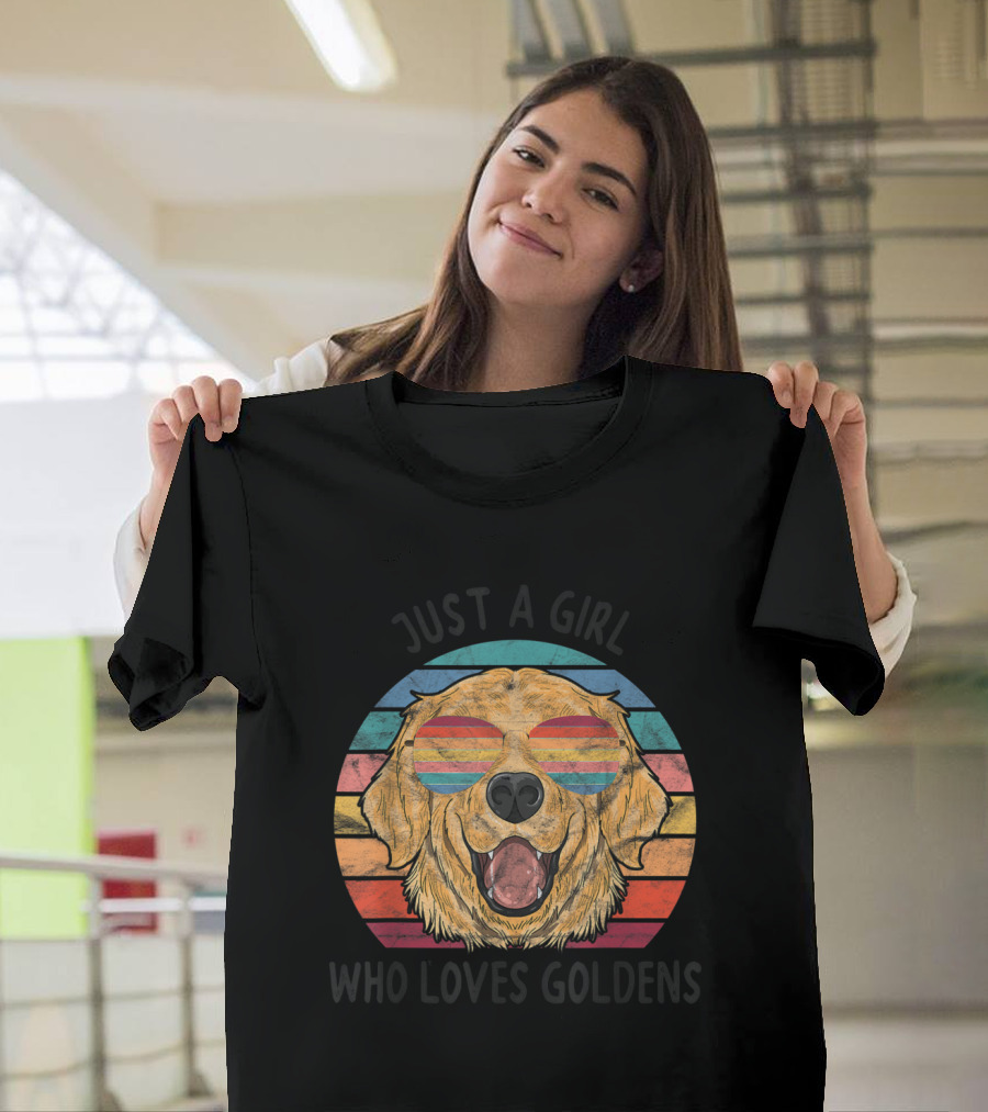 Just a Girl Who Loves Goldens T-Shirt