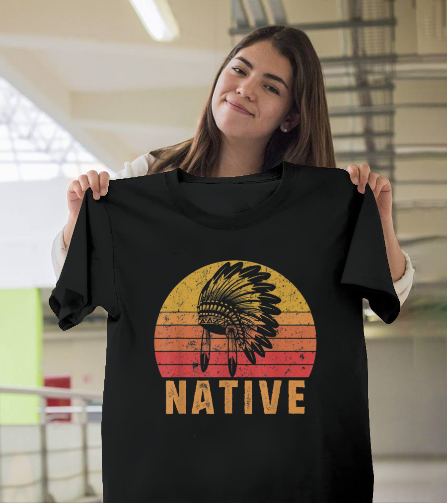 Native American Pride Vintage Native Indian Headdress Sunset T-Shirt