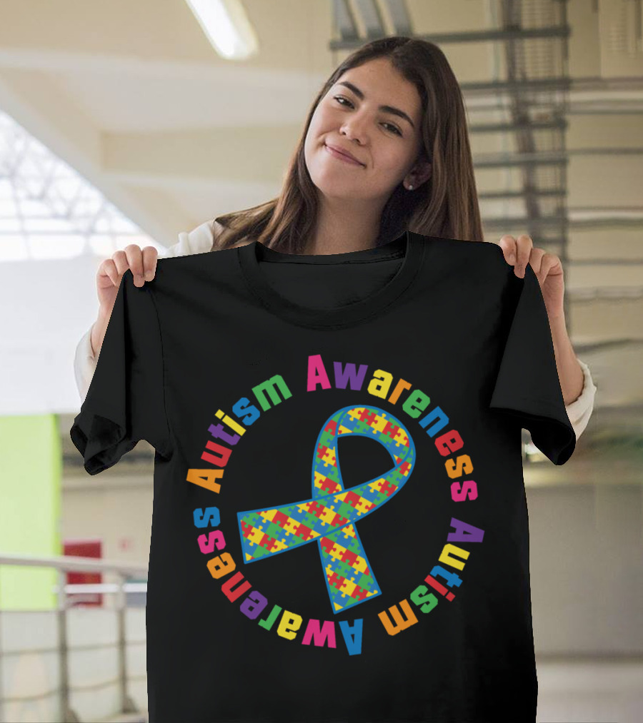 Autism Awareness Puzzle Ribbon Colorful Circle T-Shirt