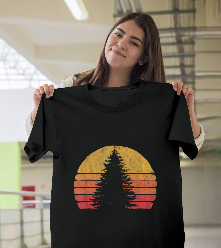 Solitary Pine Tree Sun Vintage Outdoor Sunset Retro T-Shirt