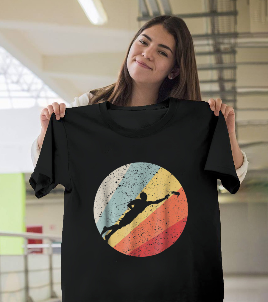Retro Silhouette Disc Throwing Action Vintage Ultimate Frisbee Players T-Shirt
