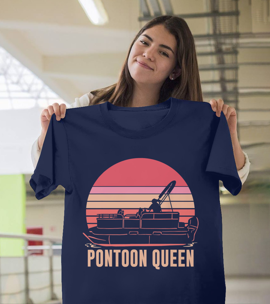 Pontoon Queen Sunset Boat Life Captain Pontooning T-Shirt