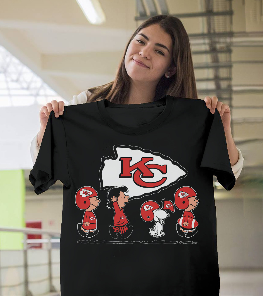 Snoopy Peanuts Kansas City Chiefs NFL Team Spirit T-Shirt