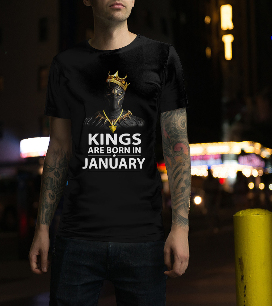 Kings Are Born In January Black Panther With Crown And Necklace T-Shirt