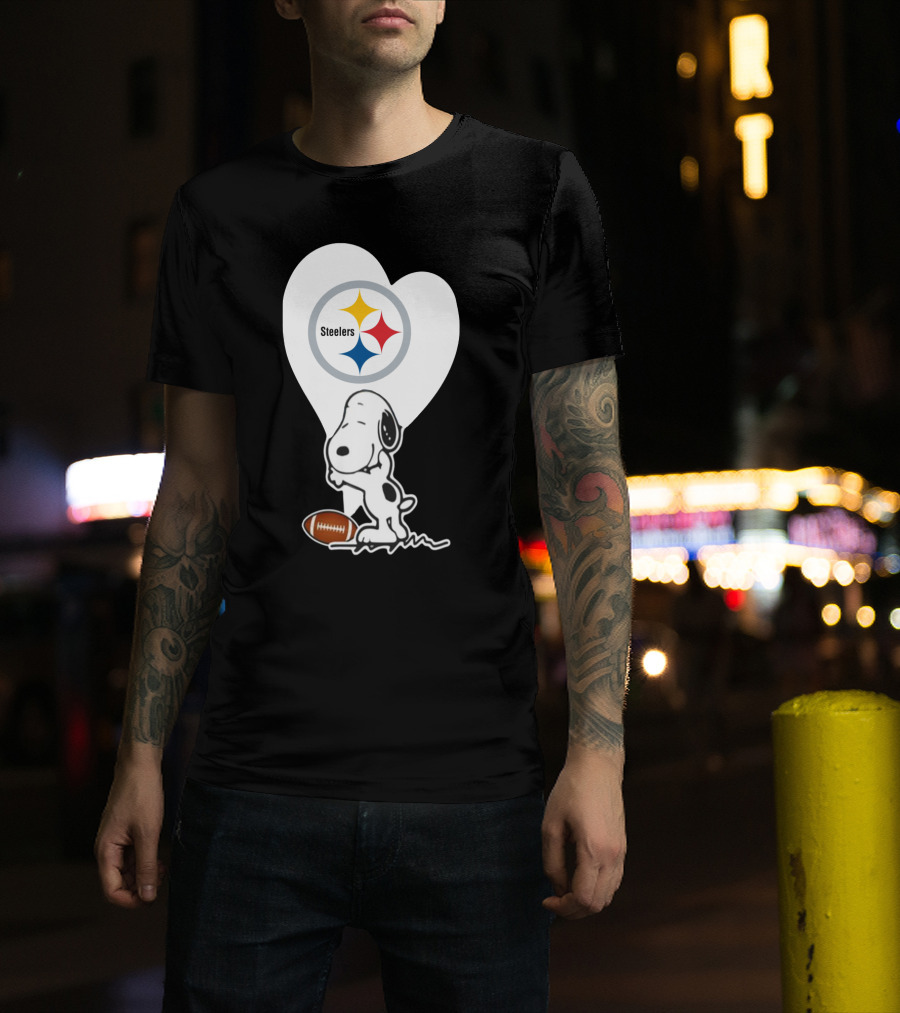 Pittsburgh Steelers Snoopy Heart And Football T-Shirt