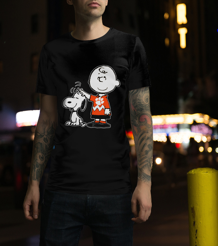 Clemson Tigers Football Paw Print On Charlie Brown With Snoopy T-Shirt
