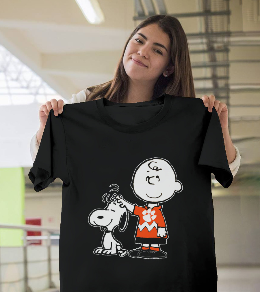 Clemson Tigers Football Paw Print On Charlie Brown With Snoopy T-Shirt