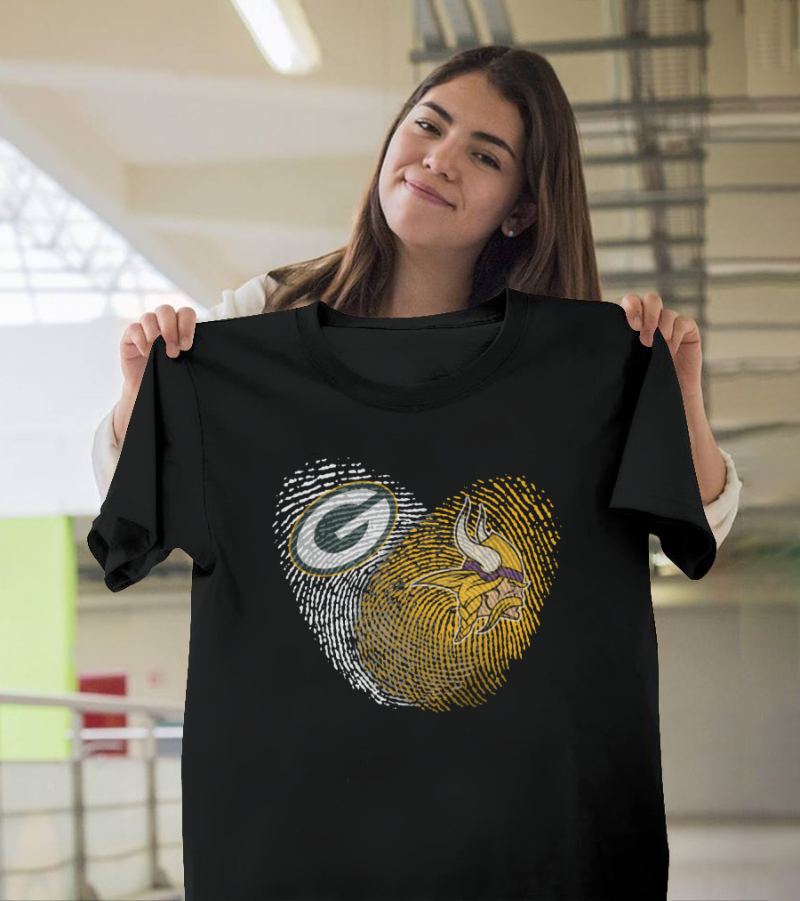 Green Bay Packers And Minnesota Vikings Fingerprint Heart T-Shirt