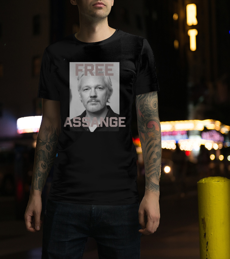 Kari Lake Wearing Free Assange T-Shirt