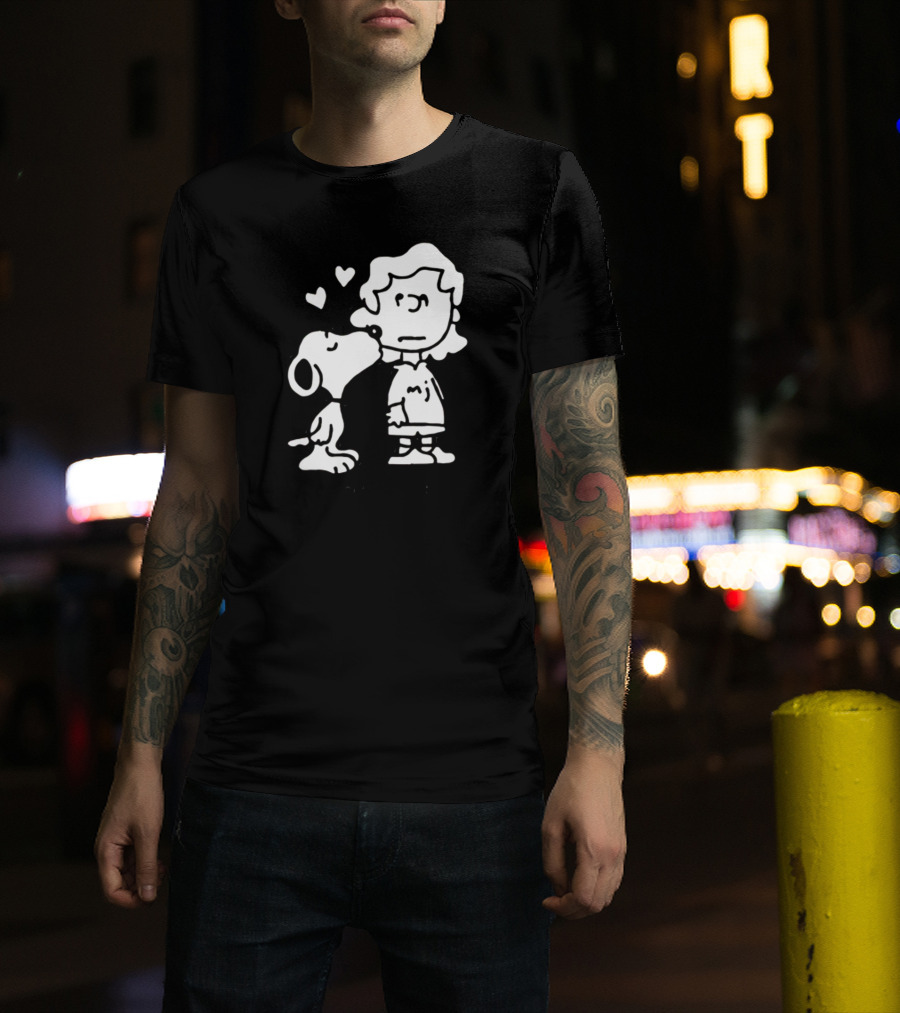 Puppy Love Snoopy Kissing Lucy Peanuts Hearts T-Shirt