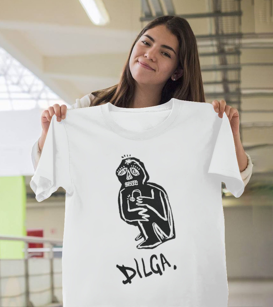 DILGA Boxy Character Holding Lock T-Shirt