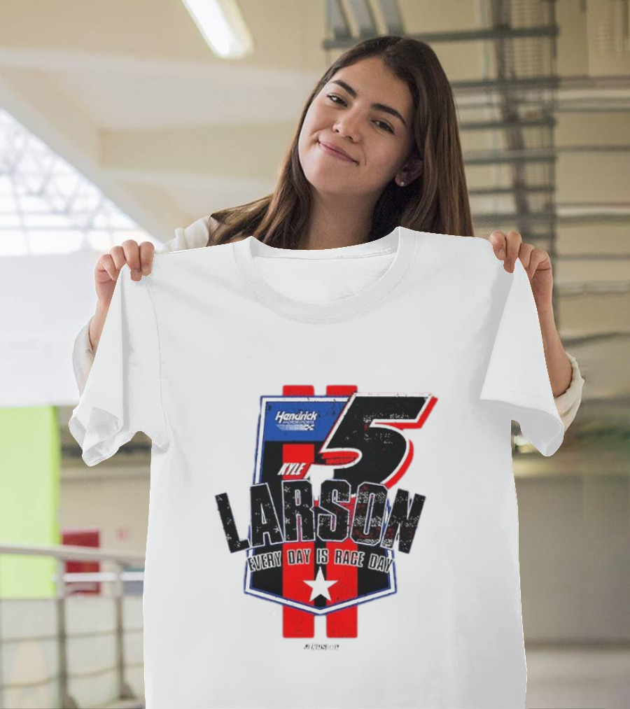 Kyle Larson Hendrick Motorsports Number 5 Every Day is Race Day Flag T-Shirt