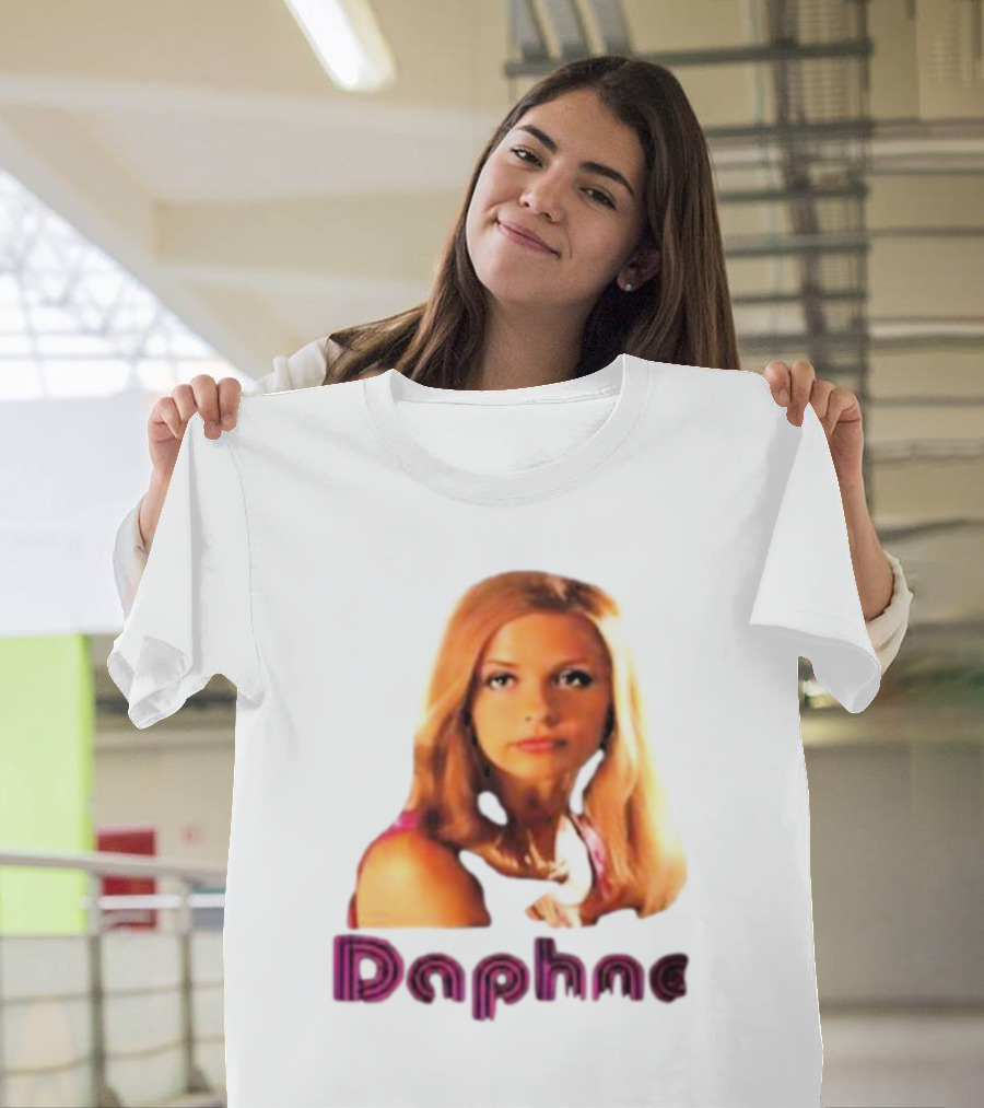 Sarah Michelle Gellar as Daphne in Scooby-Doo Movie T-Shirt