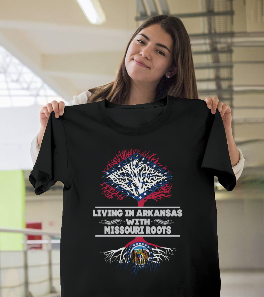 Living In Arkansas With Missouri Roots Flag Tree Design Seal T-Shirt