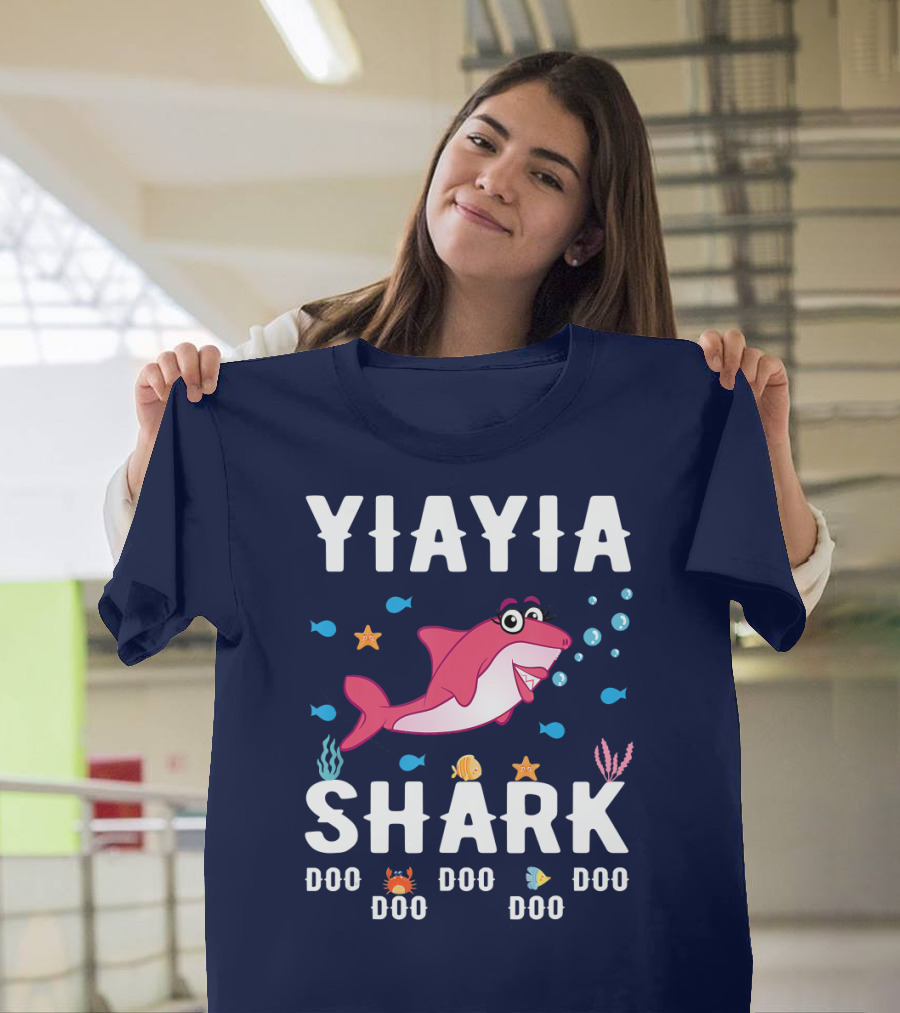 Yia Yia Shark Doo Doo Doo With Cute Pink Shark And Sea Creatures T-Shirt