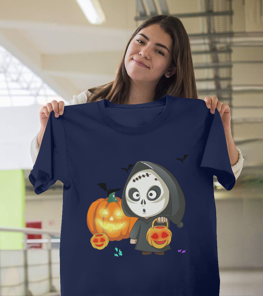 Halloween Makeup Ghost with Pumpkin Lanterns and Bats T-Shirt
