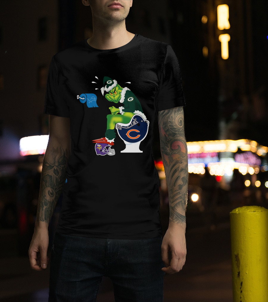 Packers Grinch Sitting On Bears Toilet Using Lions Paper With Vikings Helmet Shoes T-Shirt