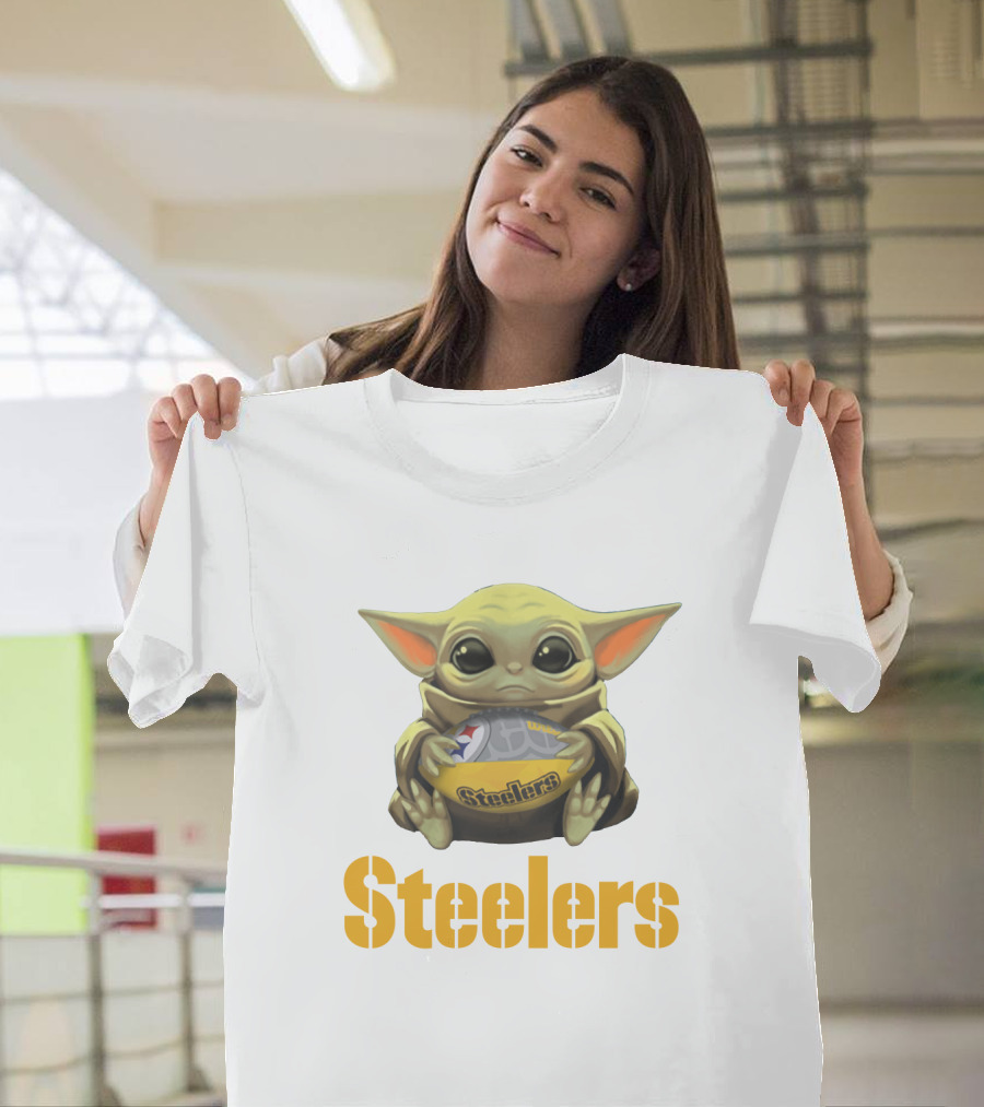Baby Yoda Hug Steelers Football Team T-Shirt