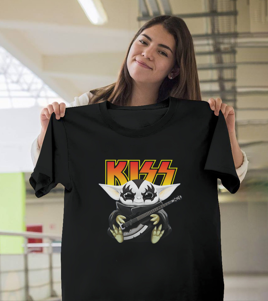 Baby Yoda Kiss Rock Bass Player T-Shirt