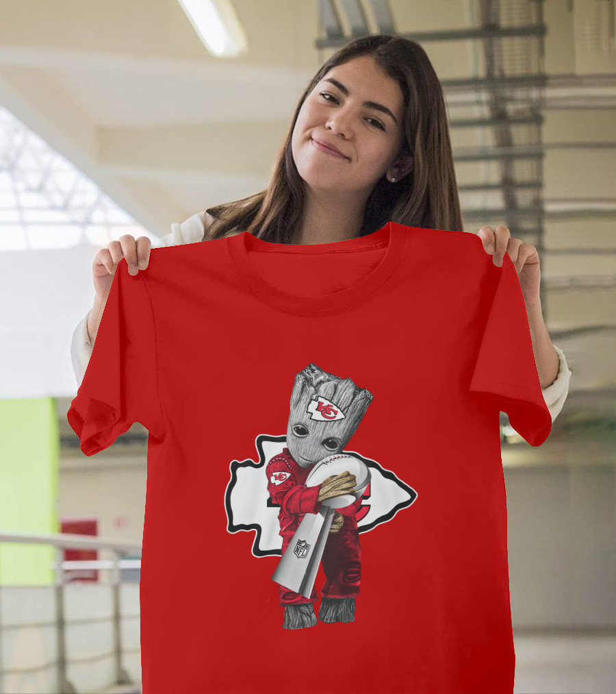 Chiefs Groot Embrace Vince Lombardi Trophy NFL T-Shirt