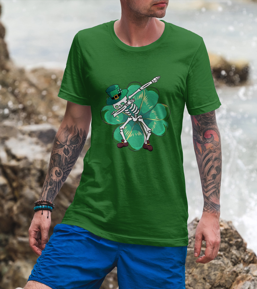St Patrick's Day Skeleton Dabbing Leprechaun Clover T-Shirt