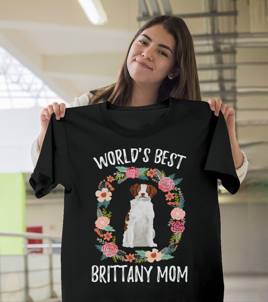 World's Best Brittany Mom Floral Wreath T-Shirt