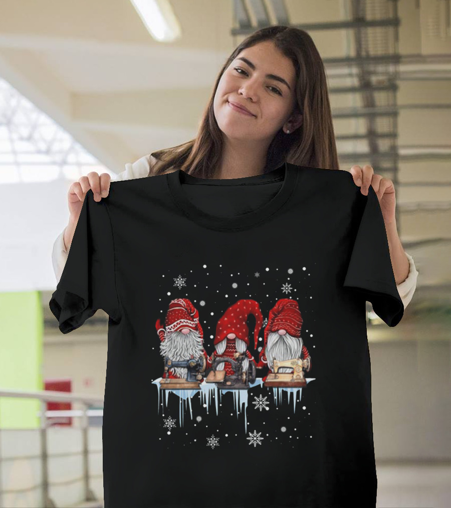 Christmas Gnome Sewing Snowflakes T-Shirt