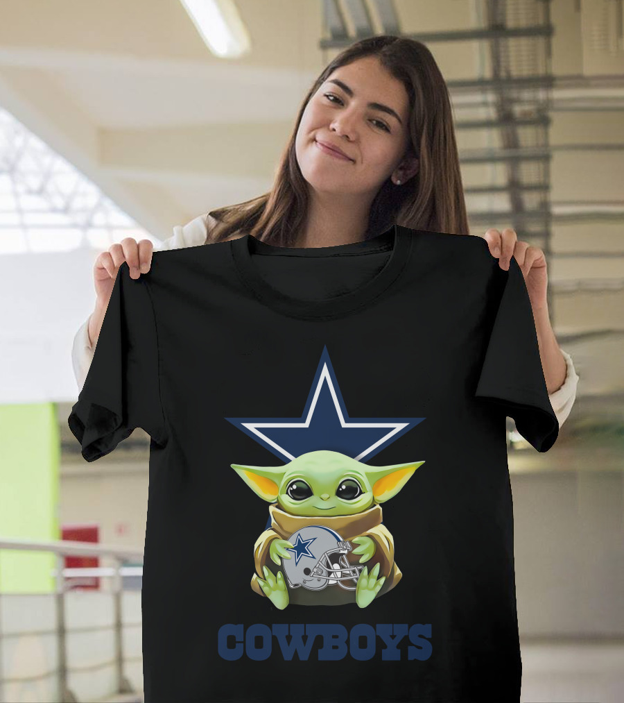 Star Wars Baby Yoda Holding Dallas Cowboys Helmet T-Shirt