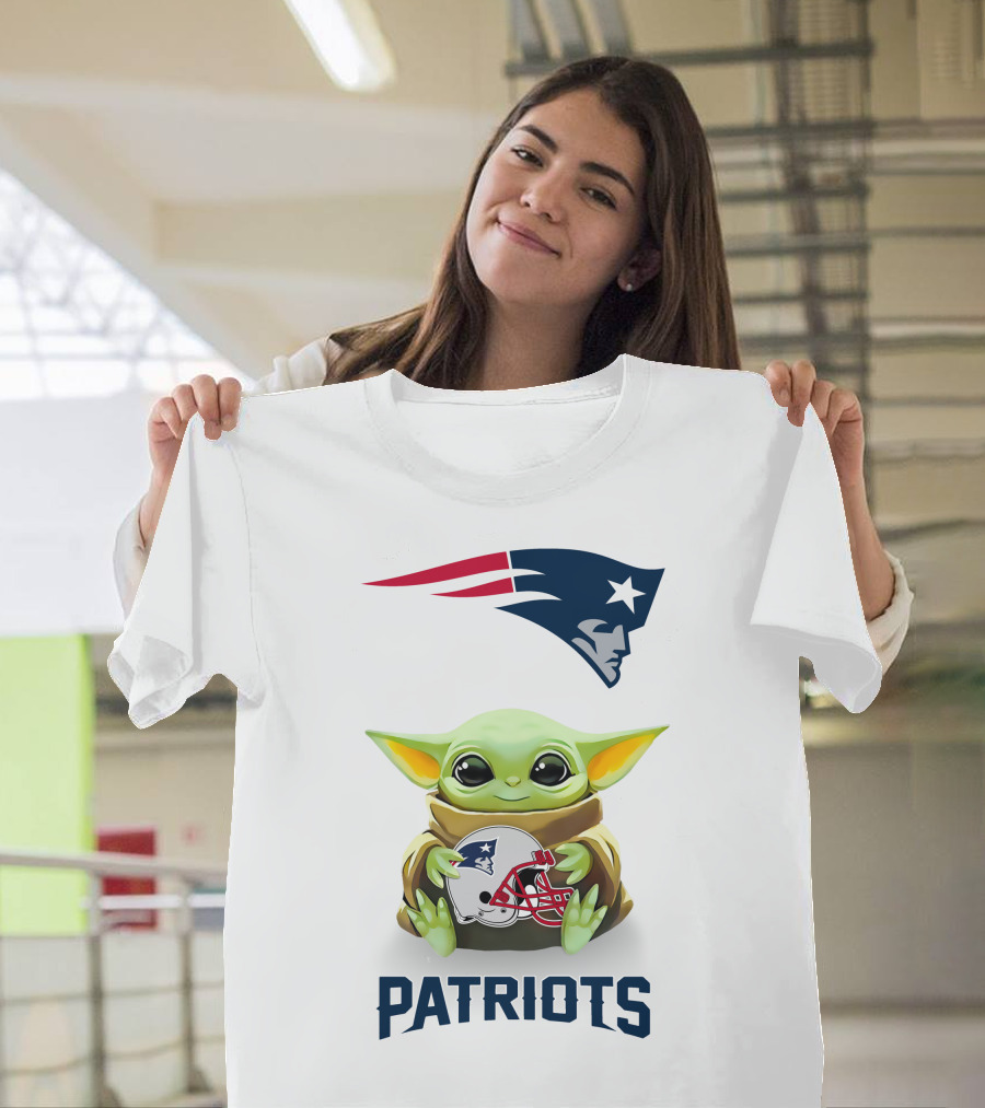 Baby Yoda Holding New England Patriots Helmet Patriots T-Shirt
