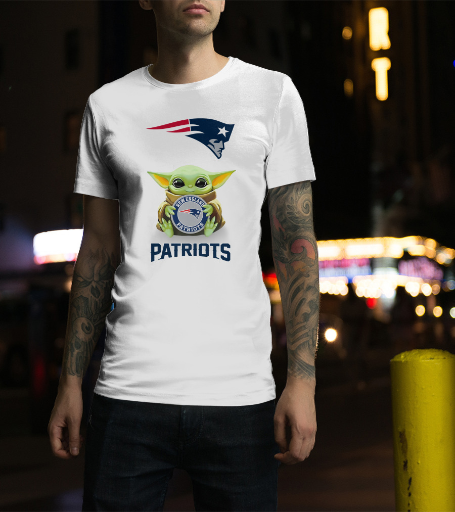 Star Wars Baby Yoda New England Patriots Hugging T-Shirt