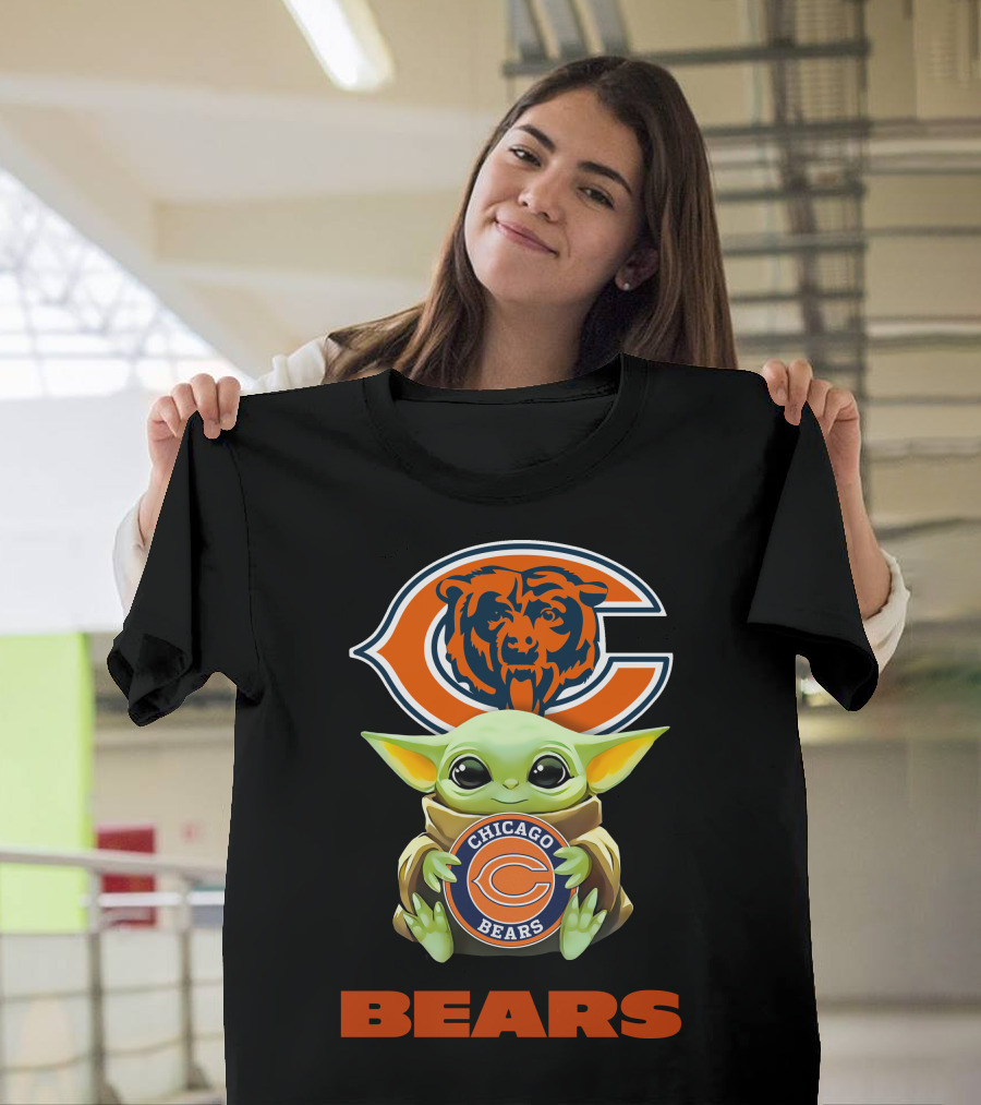Grogu Holding Chicago Bears Logo Fans T-Shirt