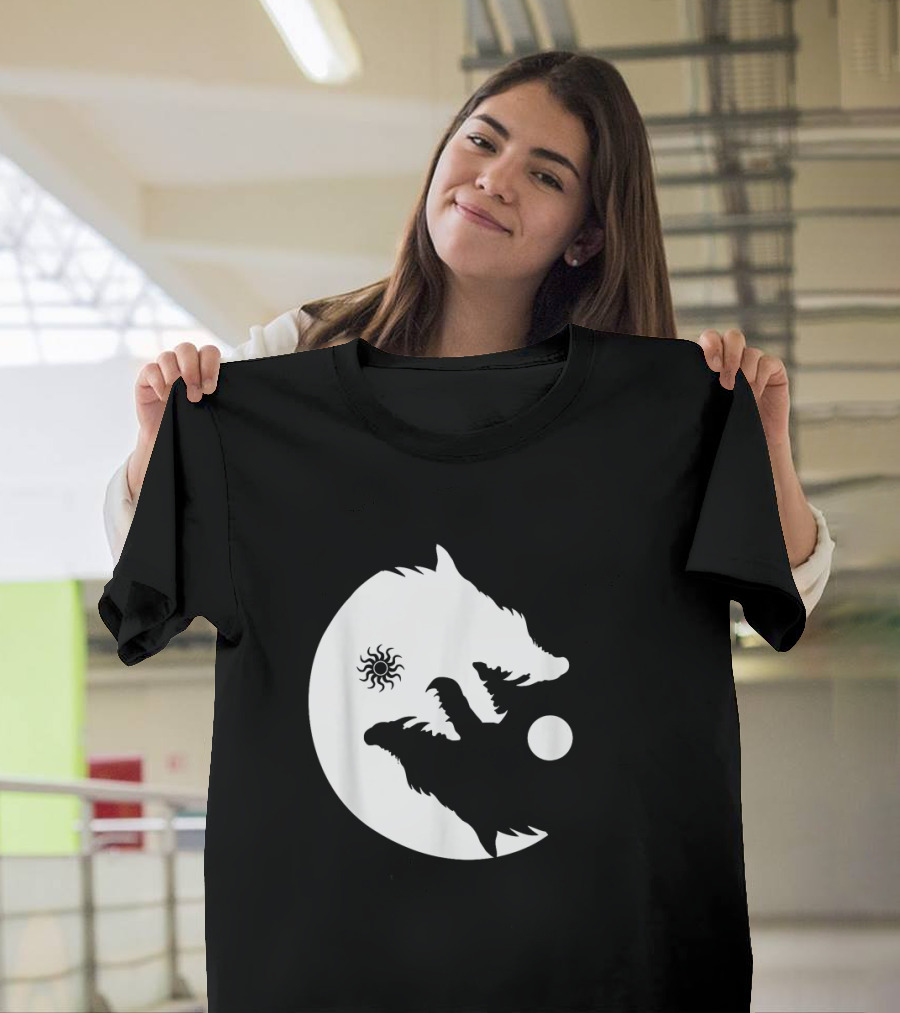 Wolf Yin Yang Sun Moon Vintage Harmony Balance Life Symbolism T-Shirt