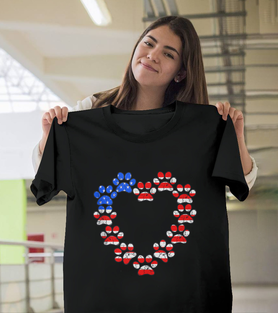 USA Flag Cat Dog Paw Prints Heart Animal Lover Patriotic Emblem T-Shirt