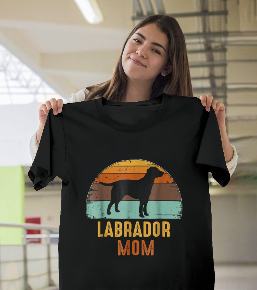 Labrador Mom Vintage Lab Dog Sunset T-Shirt