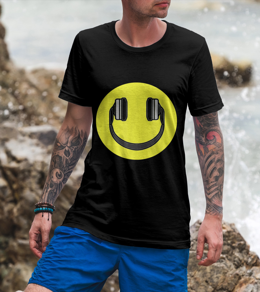 Club Smiley Techno Music DJ Headphone Face T-Shirt