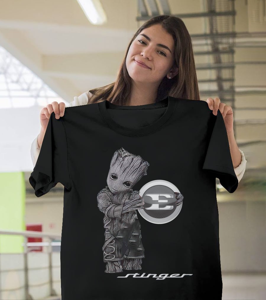 Stinger 02 Groot Holding T-Shirt