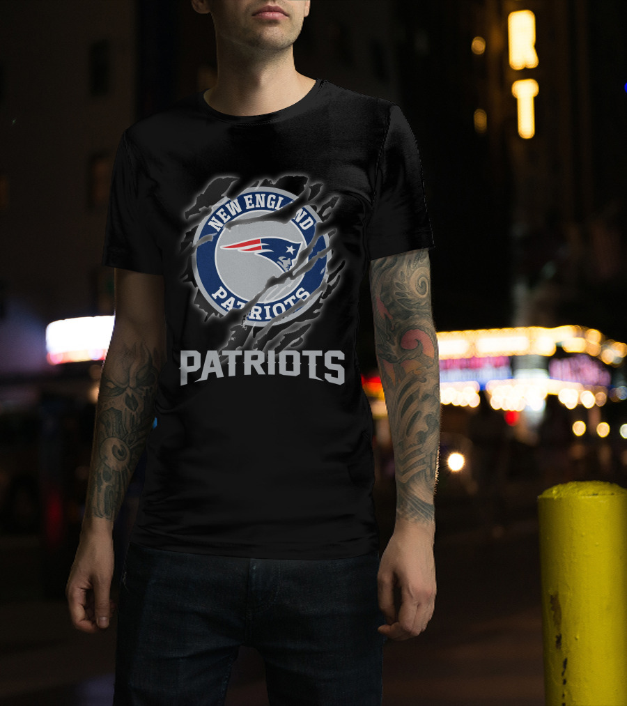 New England Patriots Logo Claw Tear T-Shirt