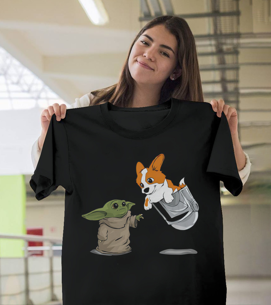 Cute Corgi With Baby Alien Companion T-Shirt